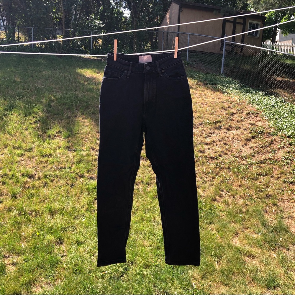 Everlane | Curvy Cheeky Jean | Black | Cropped
